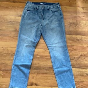 Old Navy Power Straight Jeans, size 16